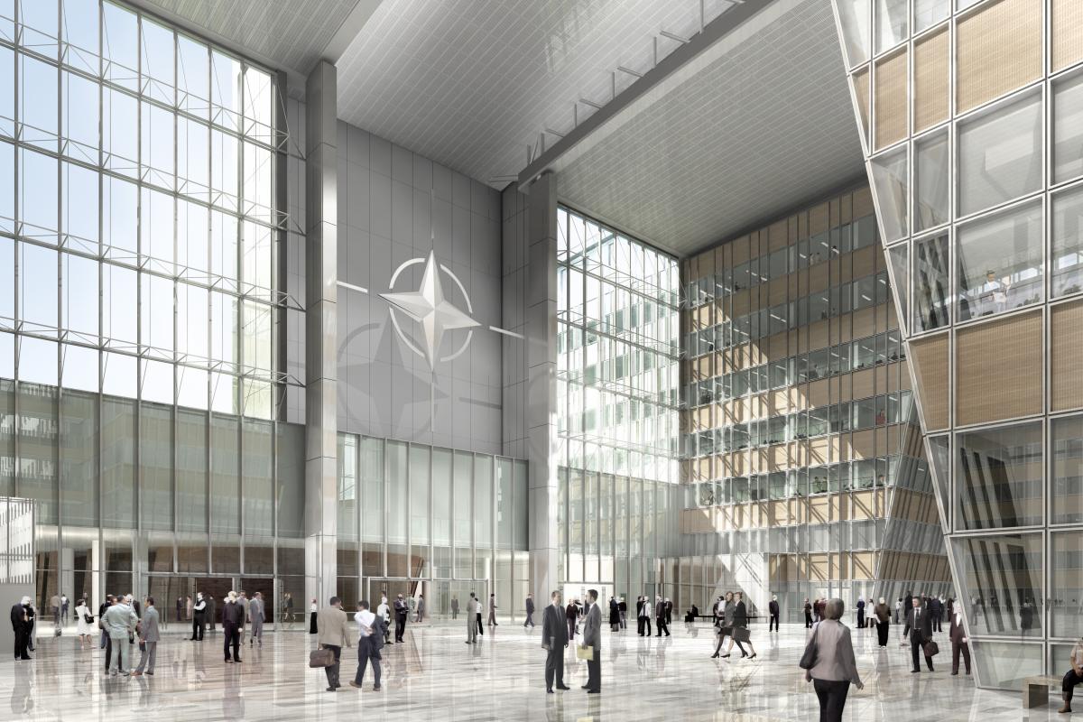 Bloomberg: «Δυσκολίες εντός του ΝΑΤΟ για αποδοχή της πολυετούς στρατιωτικής στήριξης της Ουκρανίας»