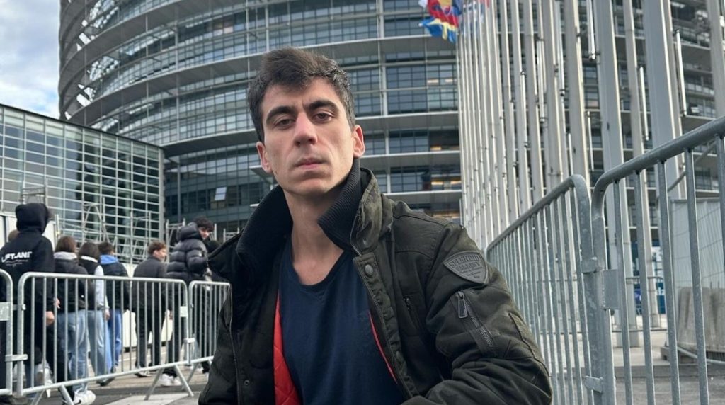 Φειδίας Παναγιώτου: «Δύσκολο να αντέξω στο ευρωκοινοβούλιο γιατί είναι ”φλώρικο” αλλά θα τα καταφέρω»