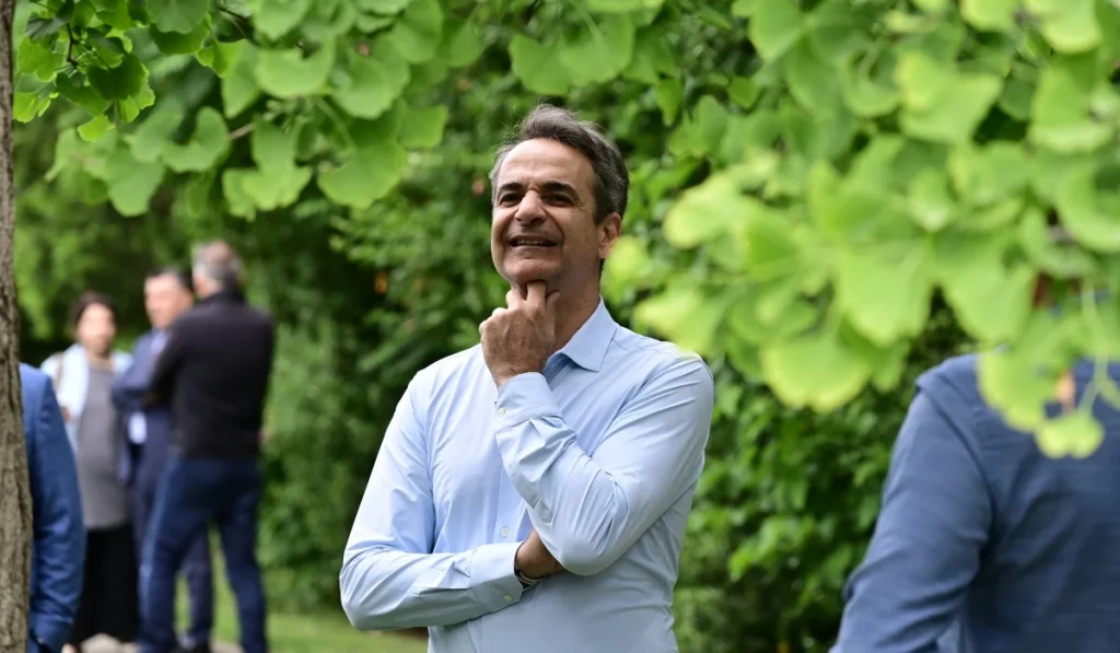 Οι Γερμανοί θέλουν να μιμηθούν τον… Κ.Μητσοτάκη: «Να εφαρμόσουμε και εμείς και την 6ημερη εργασία- Πέρασε χωρίς αντιδράσεις στην Ελλάδα»