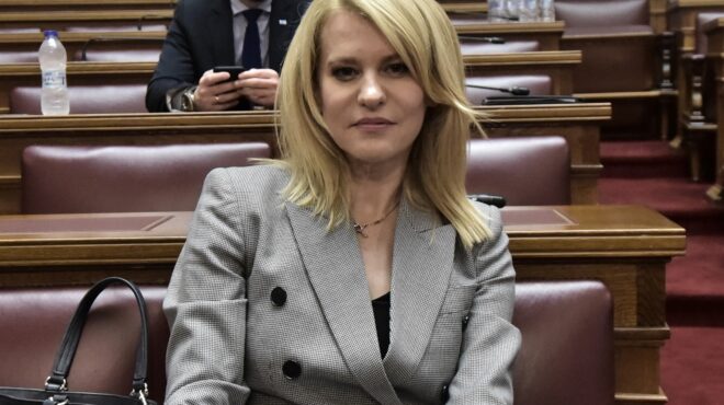 Θ.Τζάκρη: «Οι συνάδελφοι θα μπορούσαν να περιμένουν την συνεδρίαση αντί να παραβιάζουν τις αρχές»