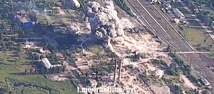 Ρωσική FAB έπληξε το διοικητήριο των ουκρανικών Ενόπλων Δυνάμεων στο Σίβερσκ (βίντεο)