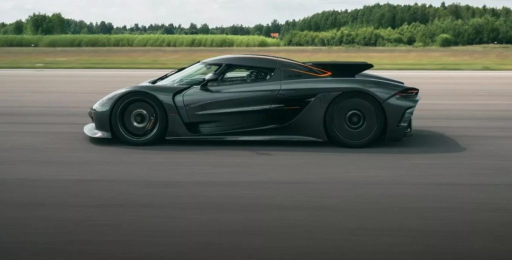 Koenigsegg Jesko, «βάζει φωτιά» με τέσσερα νέα ρεκόρ