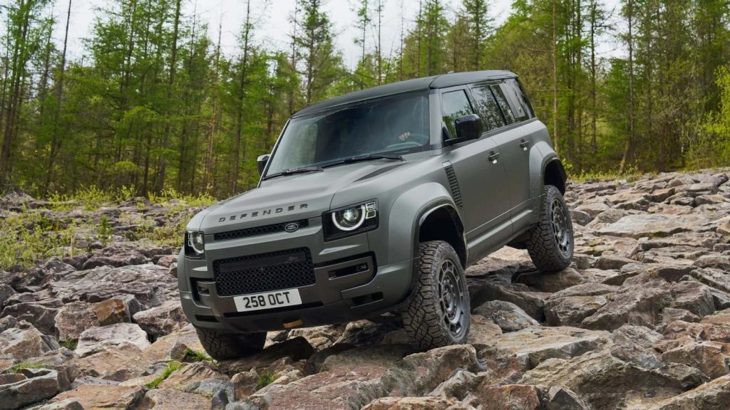 Land Rover Defender OCTA: 635 ίπποι και «αγρίμι» εκτός δρόμου