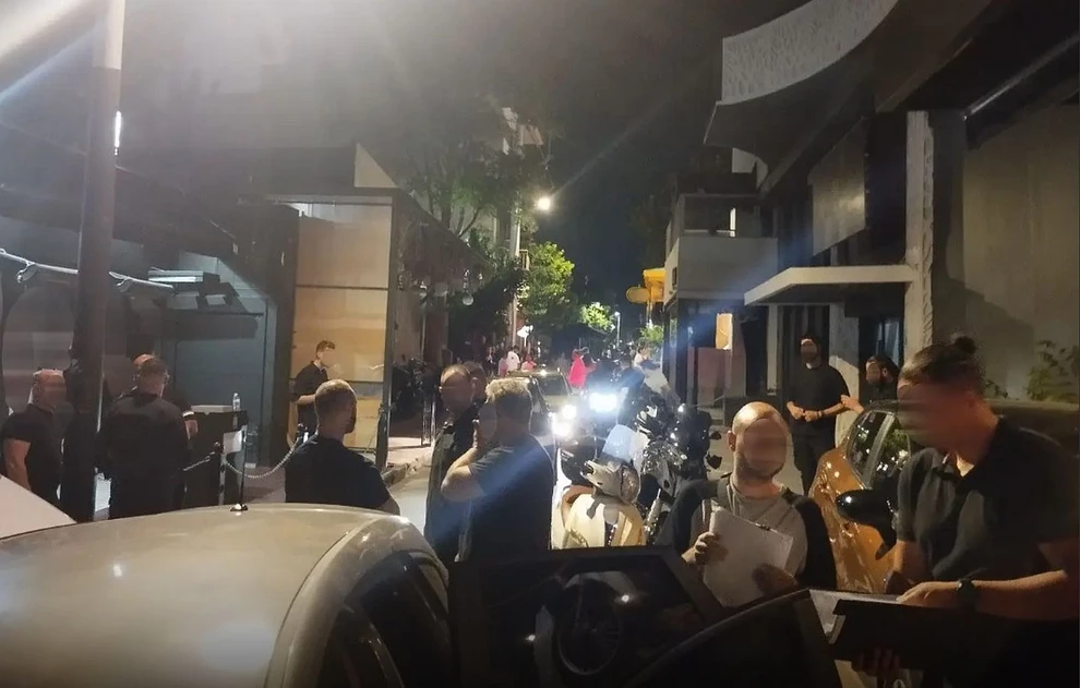 Μεγάλη επιχείρηση της ΕΛ.ΑΣ. στο Γκάζι – Συνελήφθη μπράβος που χτύπησε αμάξι με γκλοπ (φωτο) 