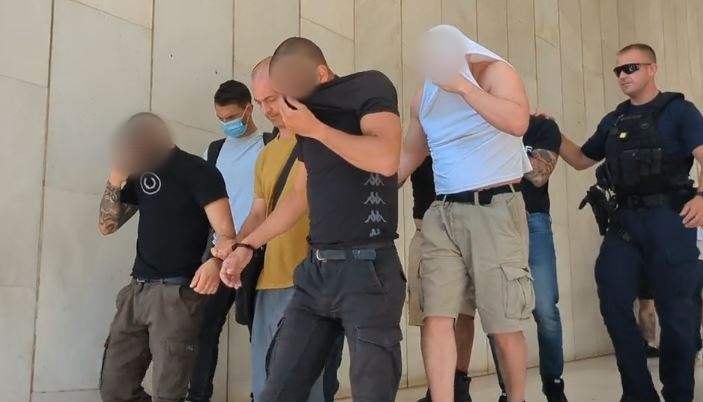 Σε συμμορία μπράβων με Καλάσνικοφ οι 4 από τους 74 οπαδούς που συνελήφθησαν για τα επεισόδια στη λεωφόρο Αλεξάνδρας