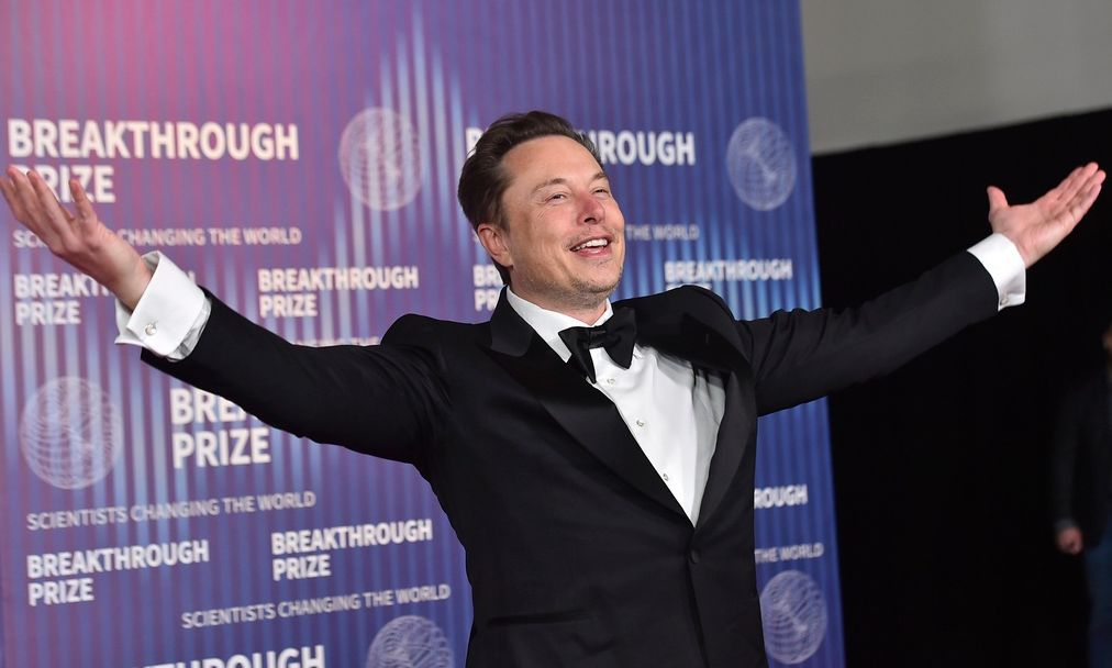 Ο Ε.Μασκ σκοπεύει να προσφέρει περίπου 45 εκατομμύρια δολάρια το μήνα για να υποστηρίξει την εκστρατεία του Ν.Τραμπ