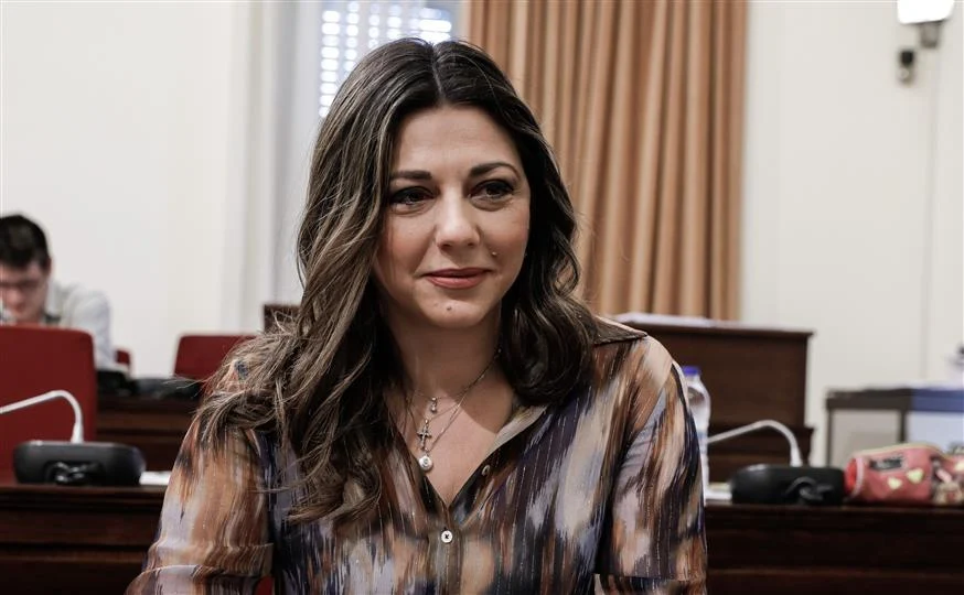 «Καρφιά» Σ.Ζαχαράκη κατά Π.Πολάκη: «Δεν πρόσβαλε την Μαρία Συρεγγέλα αλλά κάθε Ελληνίδα που παλεύει καθημερινά»