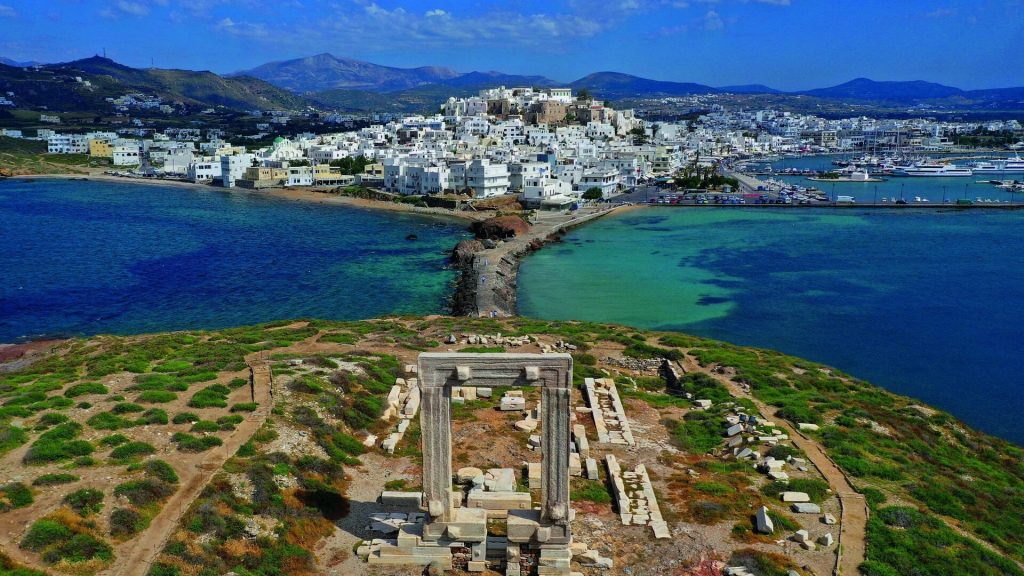 Νάξος: Το μαργαριτάρι των Κυκλάδων στους 5 ιδανικούς προορισμούς του κόσμου για ιστιοσανίδα