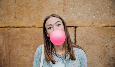 Ποια είναι η ιστορία της τσίχλας – «Ταξίδι» χιλιάδων χρόνων πίσω