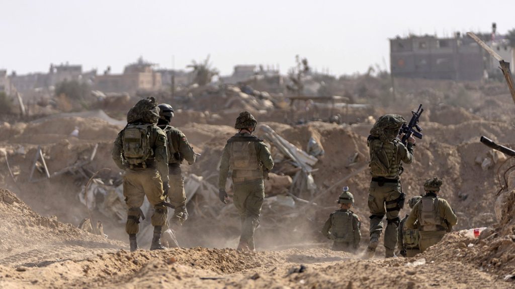 Η Βρετανία «παγώνει» τις πωλήσεις όπλων στο Ισραήλ