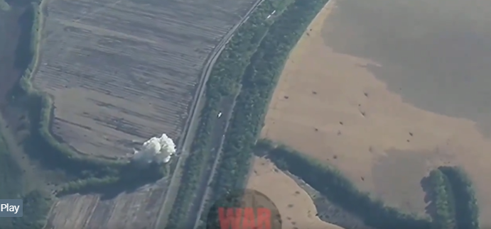 Ρωσικές FAB βομβάρδισαν ουκρανικές θέσεις κοντά στη Μαρίεβκα (βίντεο)