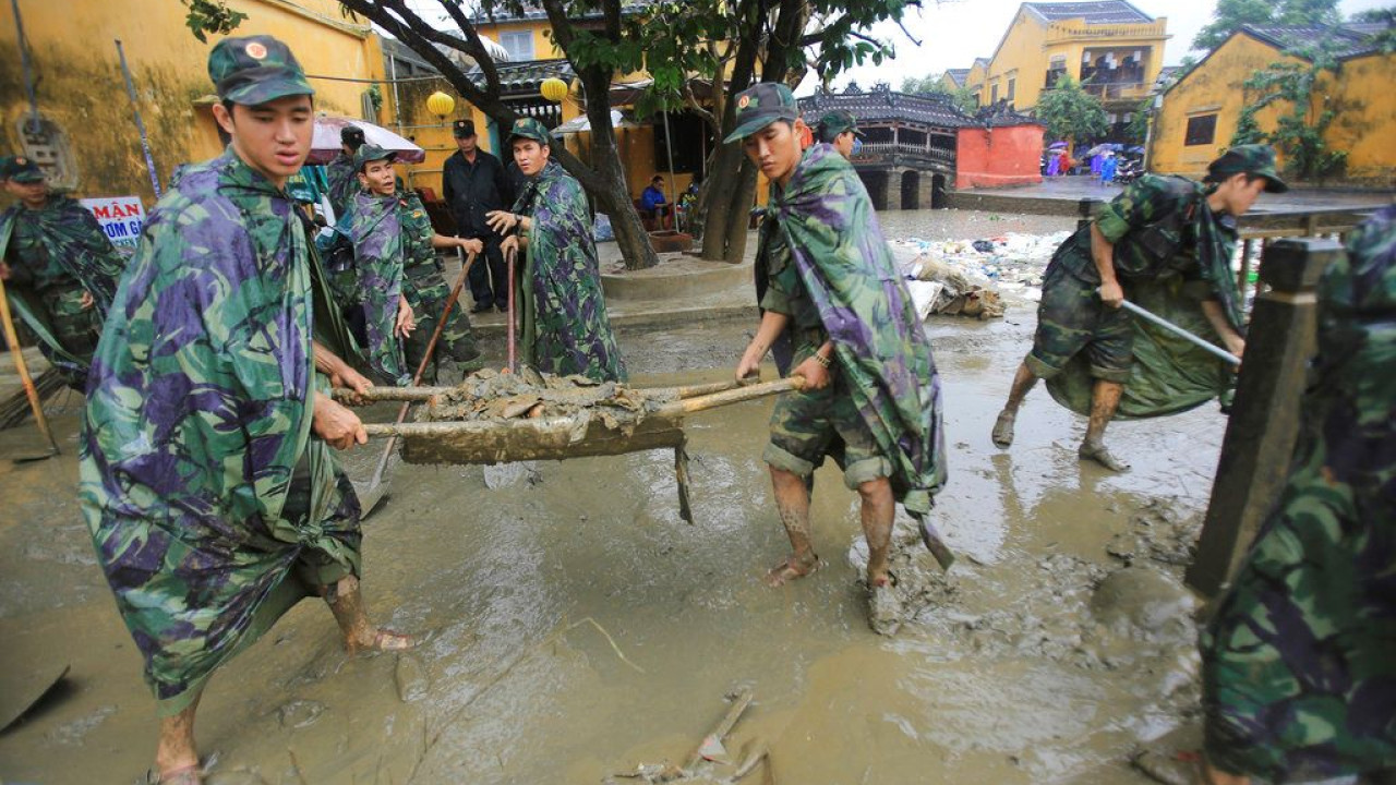 Ο τυφώνας Γιάγκι «σάρωσε» το Βιετνάμ: Τουλάχιστον 127 νεκροί, 764 τραυματίες και 54 αγνοούμενοι (βίντεο)
