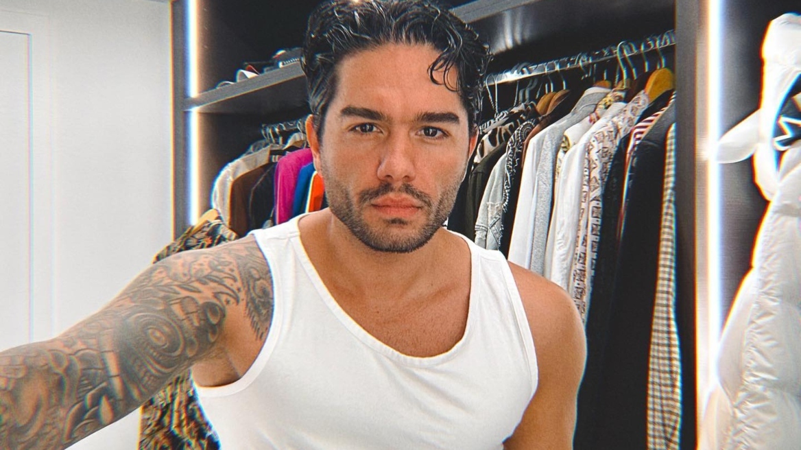 Βίντεο: Η στιγμή που ο Χ.Μάστορας δέχεται «επίθεση» από θαυμάστρια