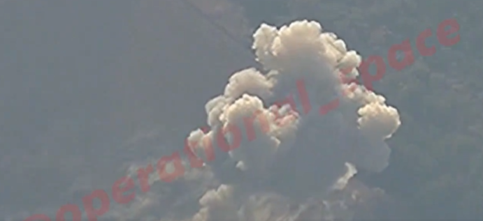 Ρωσικές FAB-3000 βομβαρδίζουν ουκρανικές μονάδες κοντά στη Χολουμπίβκα (βίντεο)