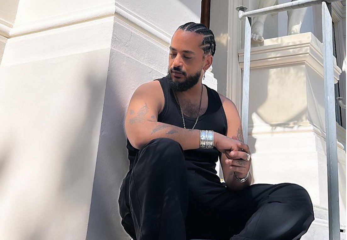 Eurovision: Τεχνικός κατηγορεί τον Γάλλο τραγουδιστή Slimane για σεξουαλική παρενόχληση – «Με κόλλησε στον τοίχο»