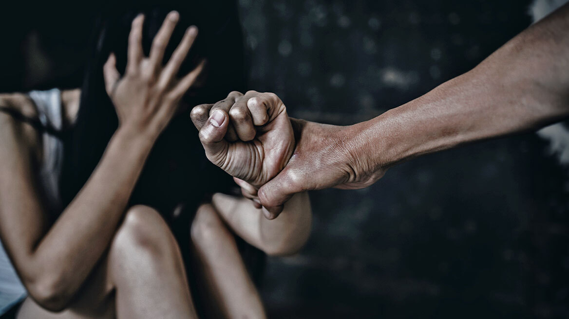 Αθήνα: Μοντέλο περιγράφει τον ξυλοδαρμό από πρώην σύντροφό της – «Με χτυπούσε επί τρεις ώρες, φοβάμαι να κυκλοφορήσω»