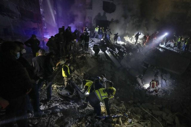 Iσραηλινό χτύπημα με πέντε πυραύλους σε οκταώροφη πολυκατοικία στη Βηρυτό – Τουλάχιστον 4 νεκροί