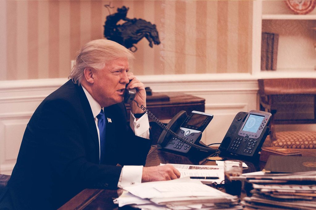 Ο Ν.Τραμπ ζητά «εδώ και τώρα» από τον Τ.Μπάιντεν «συμμόρφωση» για την Ουκρανία και παύση παραδόσεων όπλων στο Κίεβο