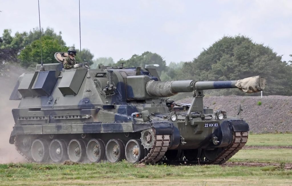 AS-90: Τα βρετανικά άρματα μάχης που δόθηκαν στους Ουκρανούς οδηγούνται στον «κάλαθο των αχρήστων» (βίντεο)