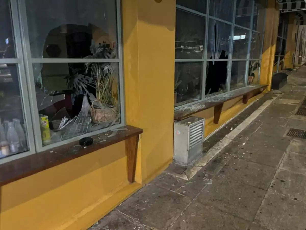 Παγκράτι: Νέα μαρτυρία για τη φωτιά που ξέσπασε σε μπαρ – «Πέφτανε καύτρες στα μαλλιά μας»