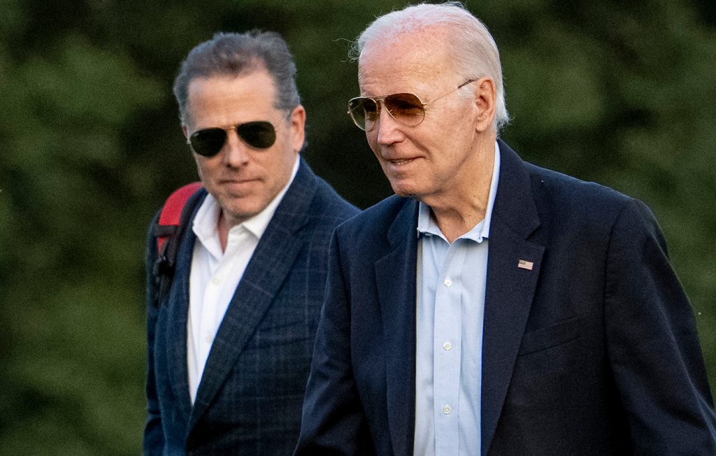 Ο Τ.Μπάιντεν απένειμε χάρη στον γιο του Χάντερ! – Κλείνει τις υποθέσεις της οικογένειας πριν φύγει από τον Λευκό Οίκο