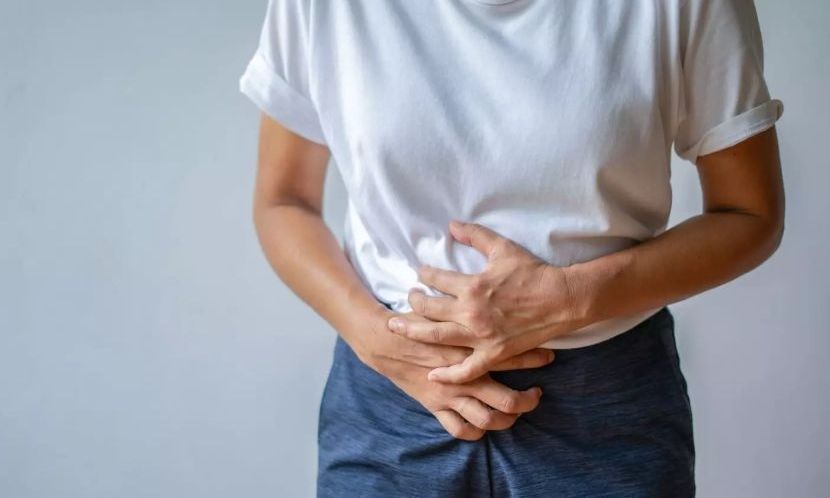 Διαγνώστηκε με καρκίνο του παχέος εντέρου σε ηλικία 28 ετών – Αποκαλύπτει τα έξι συμπτώματα που αμέλησε