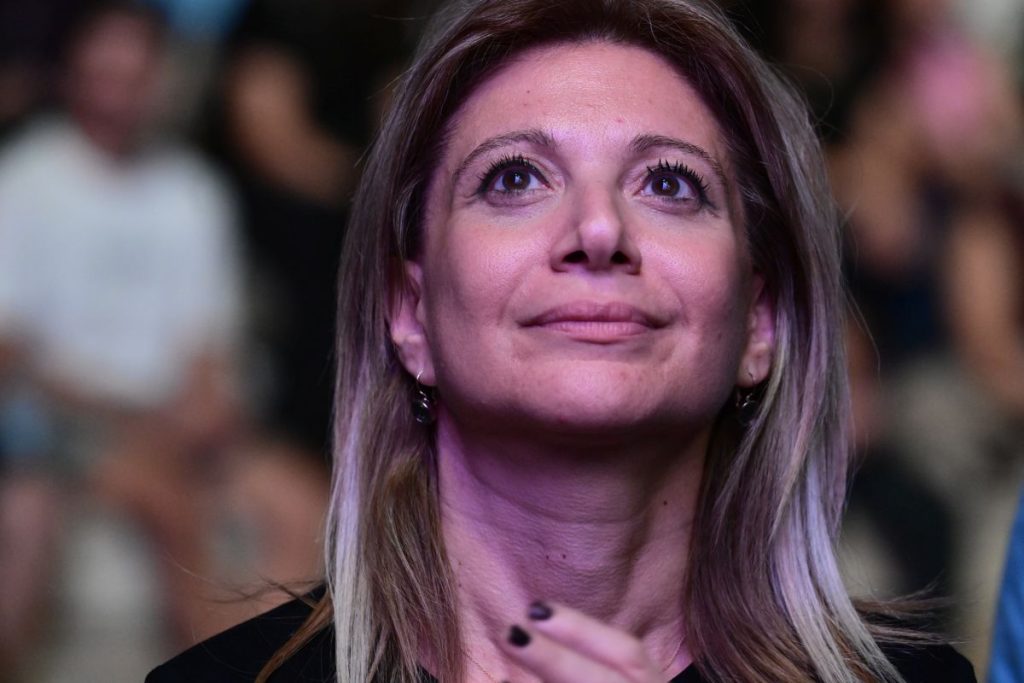 Ξέσπασε η Μ.Καρυστιανού για τη βεβήλωση του έργου στα Τέμπη: «Μετά την ύβρη έρχεται η συντριβή σας»