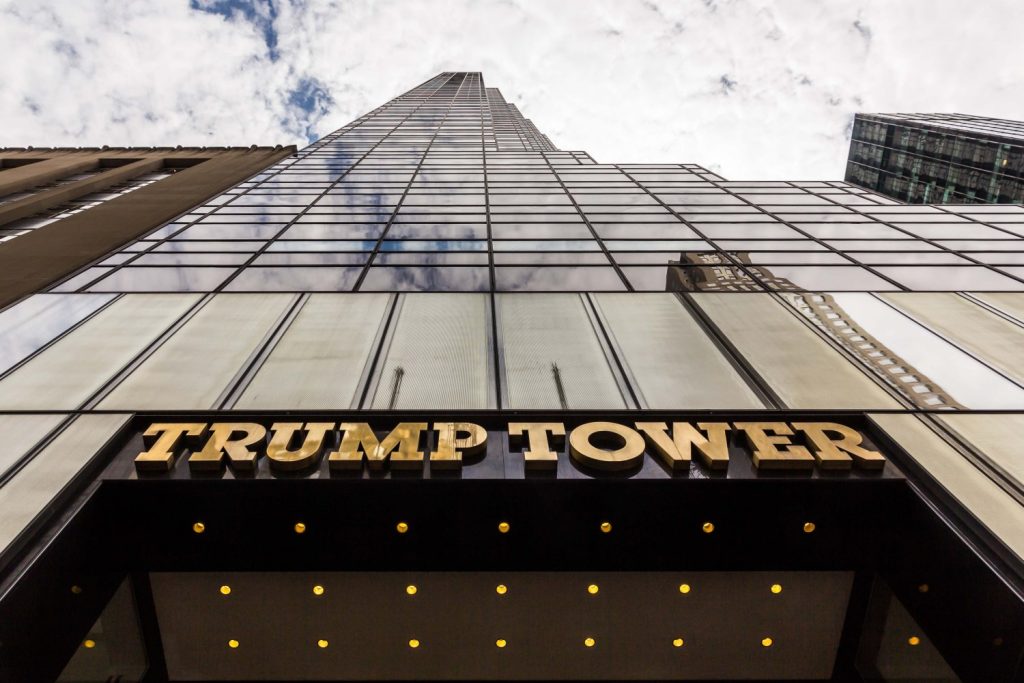 Λας Βέγκας: Ένας νεκρός και 7 τραυματίες από την έκρηξη του οχήματος έξω από τον Πύργο του Ν.Τραμπ