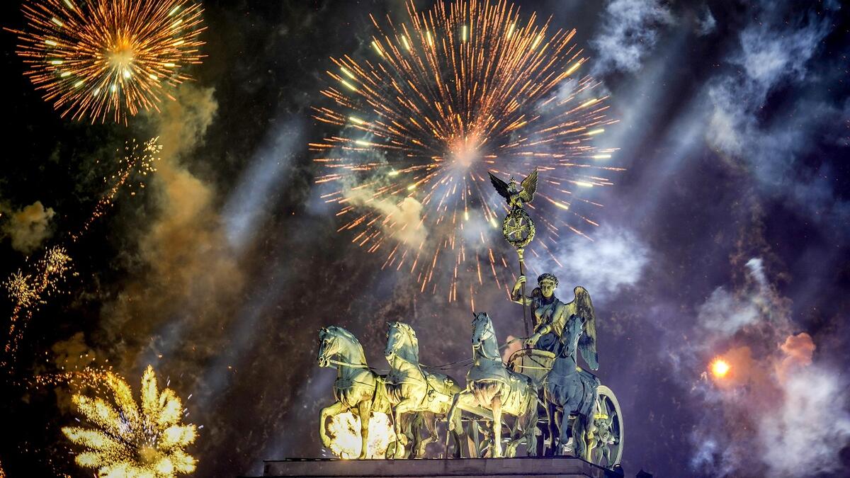 Γερμανία: Πέντε νεκροί από εκρήξεις αυτοσχέδιων πυροτεχνημάτων- Τουλάχιστον 390 συλλήψεις