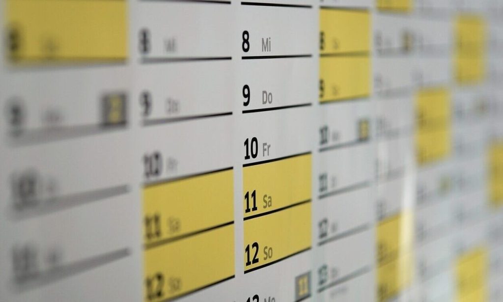 Αργίες 2025: Δείτε όλα τα τριήμερα της νέας χρονιάς