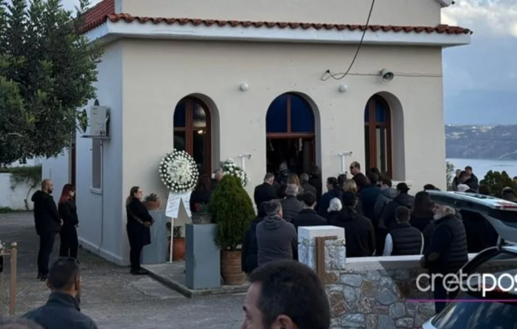 Χανιά: Θλίψη στην κηδεία του Παναγιώτη – «Μας είπαν να μην ανοίξουμε το φέρετρο – Ήταν παραμορφωμένος» λέει ο πατέρας του