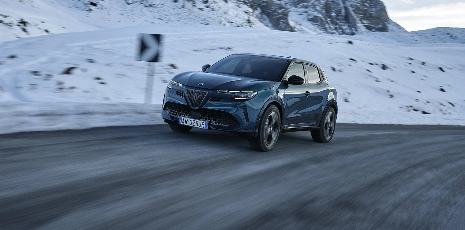 Ντεμπούτο για την Alfa Romeo Junior Ibrida Q4