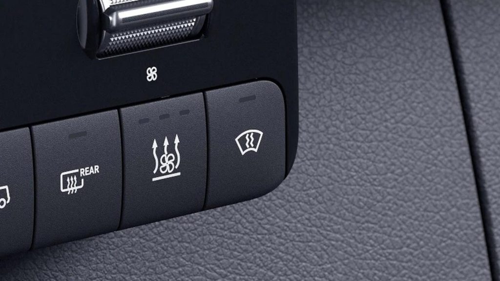 Το γνωρίζατε;- Αυτή είναι η λειτουργία που «κρύβει» ο διακόπτης του θερμαινόμενου παρμπρίζ στο αυτοκίνητο