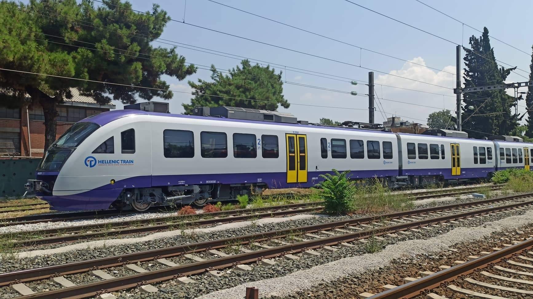 Η ανακοίνωση της Hellenic Train για τη σύγκρουση Προαστιακού με ΙΧ: «Οι μπάρες ήταν ανεβασμένες λόγω βλάβης»