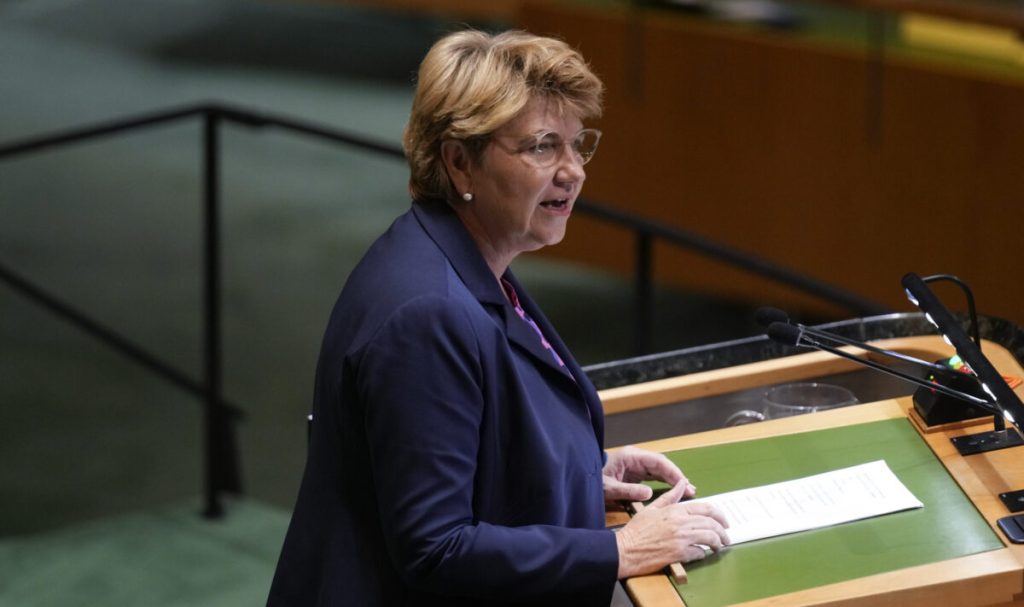 Ελβετία: Παραιτήθηκε η υπουργός Άμυνας Βιόλα Άμχερντ – Γιατί έχουν μειωθεί οι Ένοπλες Δυνάμεις