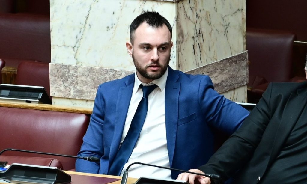 Ο ανεξάρτητος βουλευτής Κωνσταντίνος Φλώρος παραπέμπεται σε δίκη για το περιστατικό με τον Β.Γραμμένο στην Βουλή