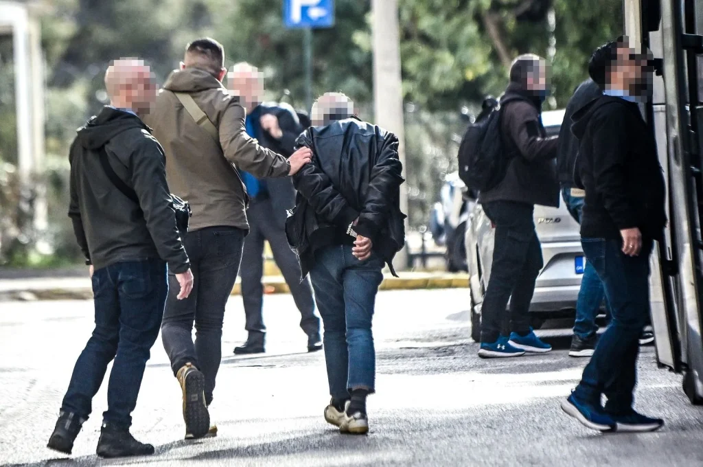 Κύκλωμα προστασίας οίκων ανοχής: Προφυλακίστηκαν τρεις κατηγορούμενοι- Ανάμεσά τους και η 37χρονη αστυνομικός