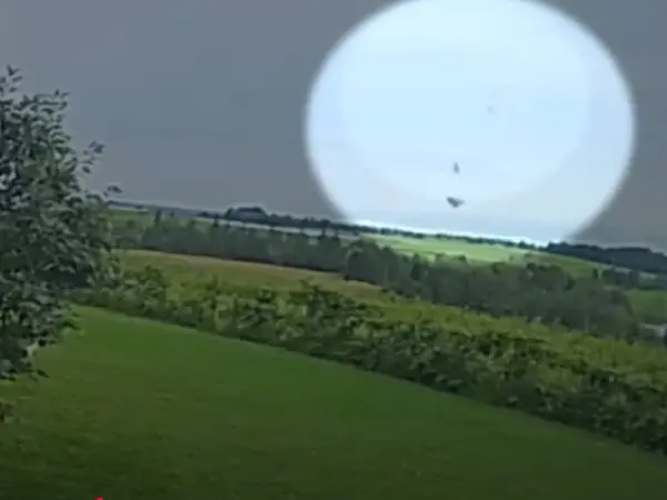 Καναδάς: Κάμερα ασφαλείας σε σπίτι κατέγραψε πτώση μετεωρίτη – Δείτε βίντεο 