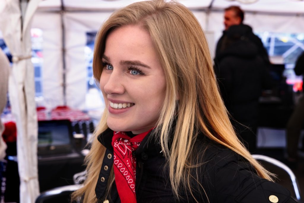 «Θα κάνουμε την Ευρώπη Μεγάλη Ξανά»: Η πανέμορφη Ολλανδή πολιτικός που ακολουθεί τα χνάρια του Ν.Τραμπ