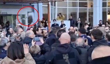 Άρτα: Μπουγέλωσαν τον Α.Γεωργιάδη! – «Αυτά θα έχεις σε κάθε πόλη» (βίντεο)