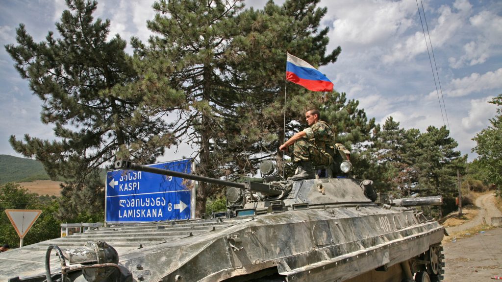 Η ομάδα μάχης «Βοστόκ» κατέλαβε το χωριό Βρέμεβκα και ύψωσε τη ρωσική σημαία (βίντεο)