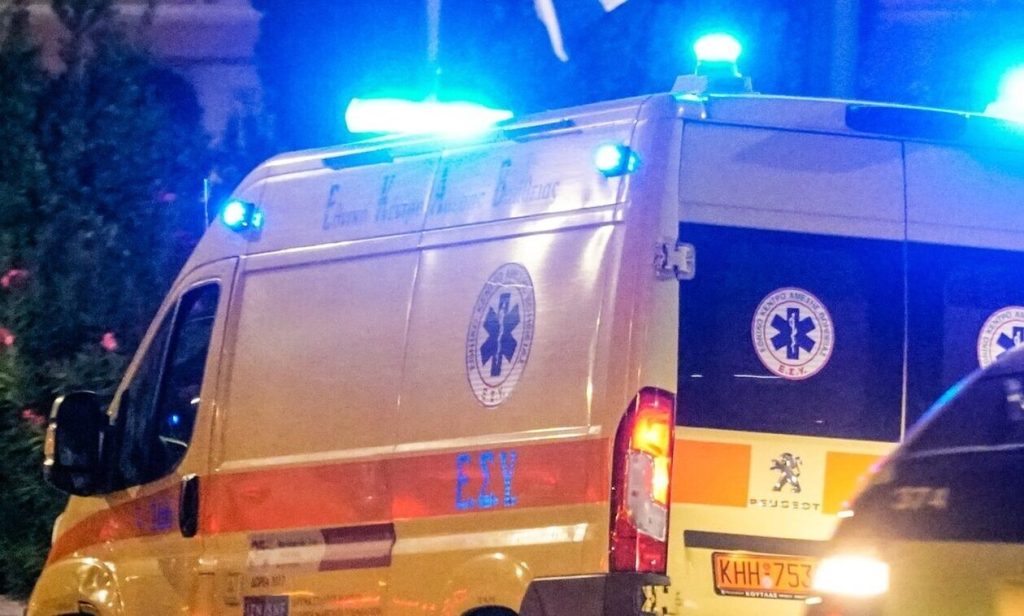 Τρόμος για μαθητές Λυκείου στον Άλιμο: Τους επιτέθηκαν κουκουλοφόροι και τους χτύπησαν με γκλοπ