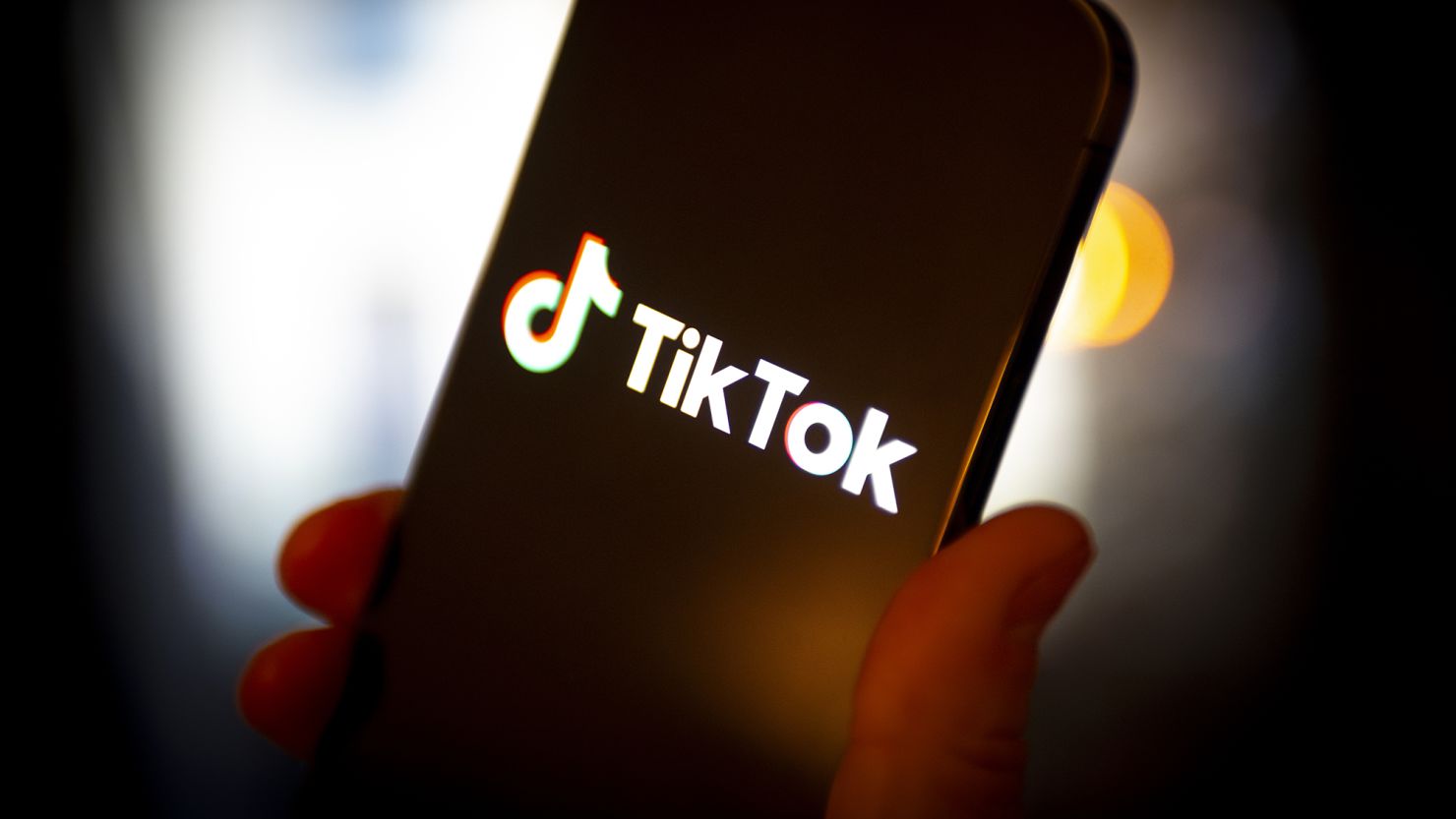 Tik Tok: Ανοίγει ξανά η πλατφόρμα στις ΗΠΑ μετά την παρέμβαση Τραμπ