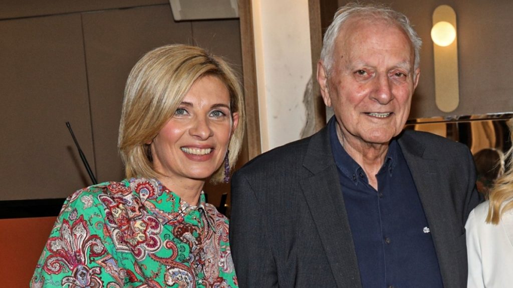 Σε στενό κύκλο το μνημόσυνο για τις 40 ημέρες από τον θάνατο του Κ.Χαρδαβέλλα – «Στον μυστικό μας παράδεισο»