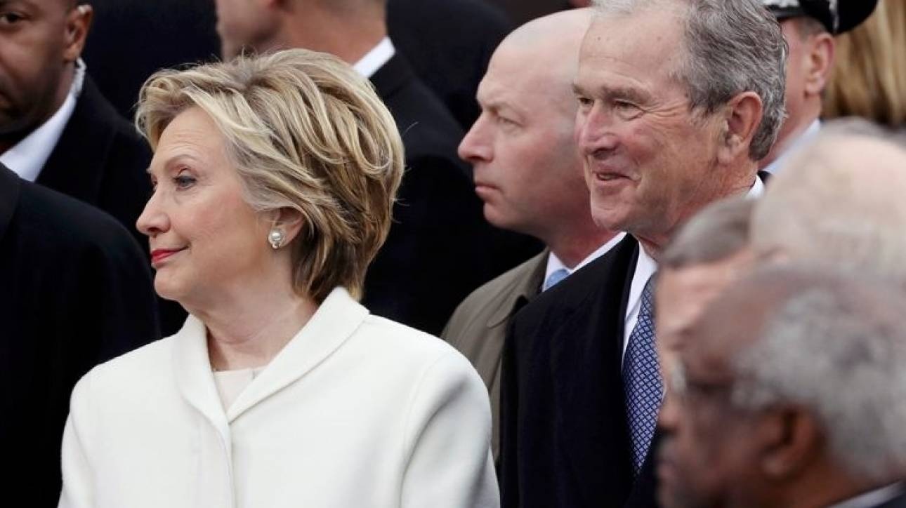 Πρόκληση από την Χίλαρι Κλίντον στην ορκωμοσία Ν.Τραμπ: Γελούσε με αυτά που έλεγε (βίντεο)