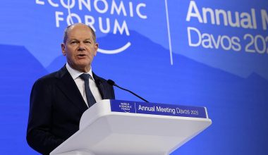 Όλαφ Σολτς από Νταβός: «Έχουμε ελευθερία λόγου αλλά όχι για την “άκρα”  δεξιά»! – Ε.Μασκ: «Ντροπή σου»