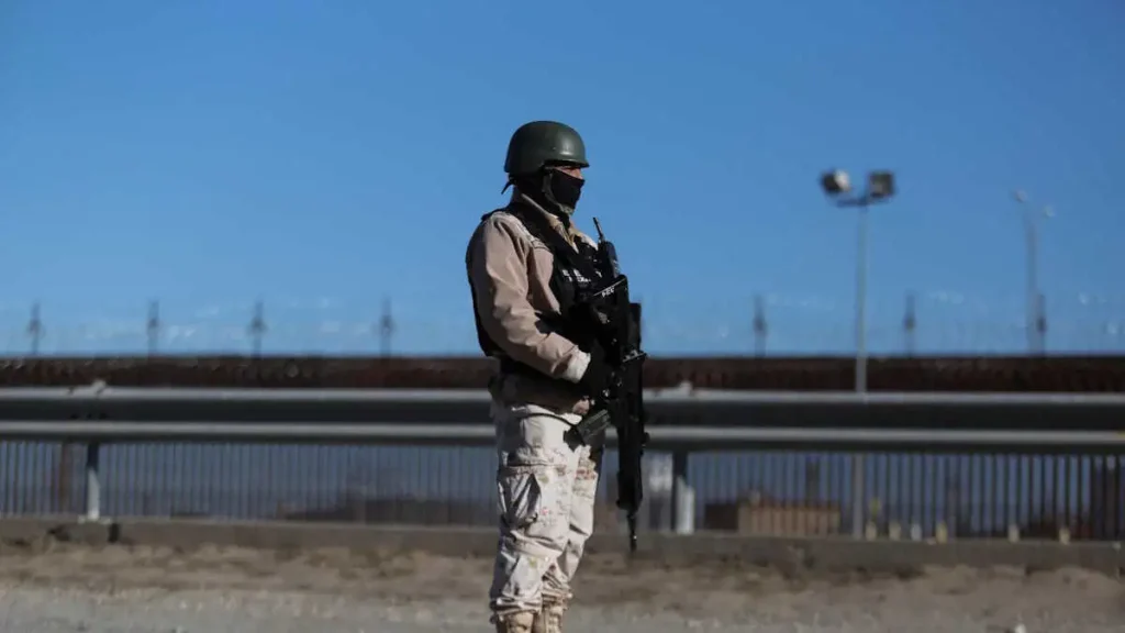 «Κόκκινο» άναψε το Πεντάγωνο για αποστολή Στρατού στη μεθόριο με το Μεξικό: «Δεν έχουμε διαθέσιμους 10.000 άνδρες»
