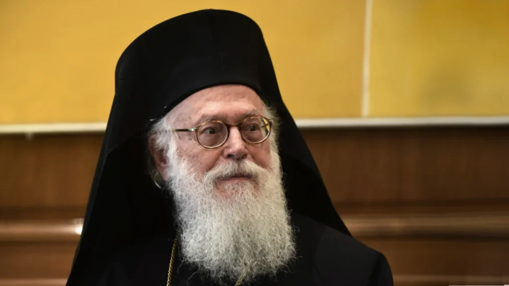 Αρχιεπίσκοπος Αλβανίας Αναστάσιος: Παραμένει στη ΜΕΘ – Υποβλήθηκε σε τραχειοστομία 