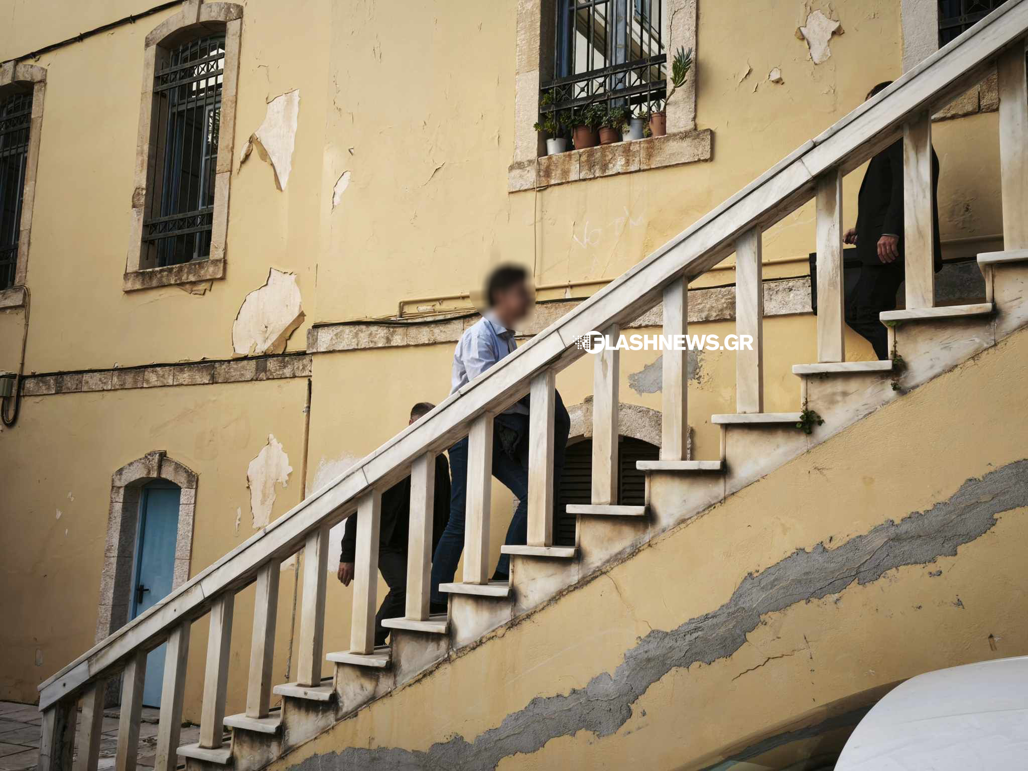 Κύκλωμα εμπορίας βρεφών στα Χανιά: Απολογούνται οι δύο γυναικολόγοι που συνελήφθησαν