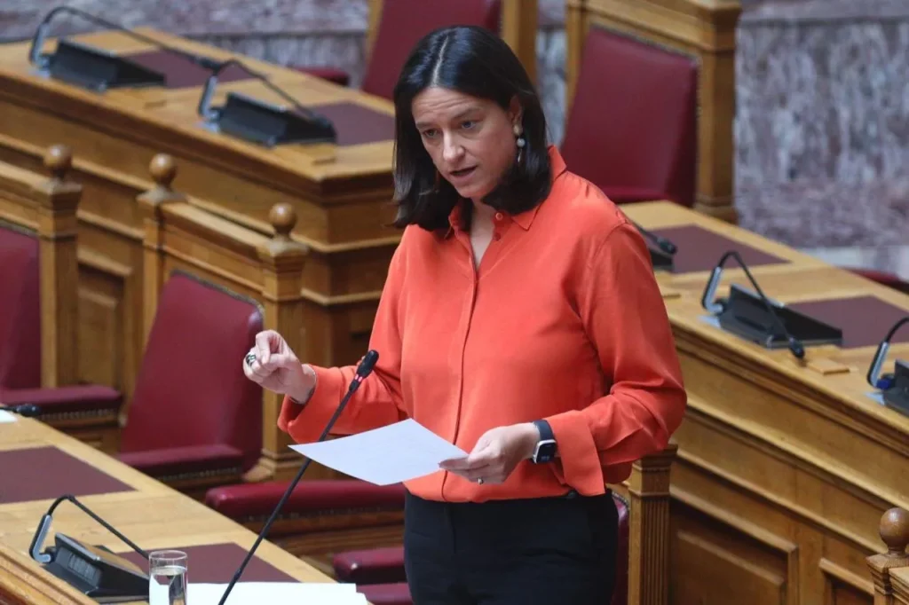 Νίκη Κεραμέως: Έρχεται αύξηση του κατώτατου μισθού τον Απρίλιο